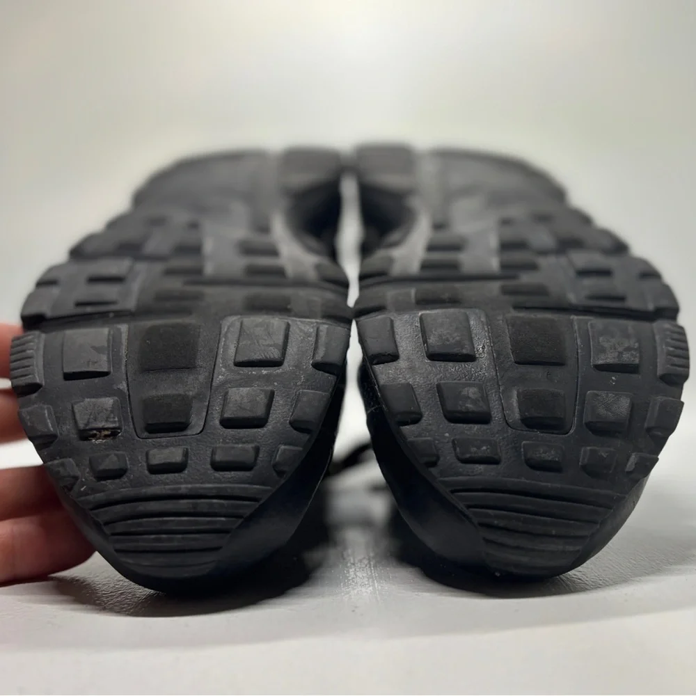 Nike Air Huarache Youth 7Y Triple Black Sneakers